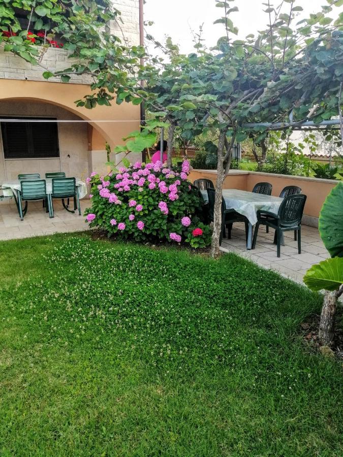 Apartman 100M2, Full Opremljen, Privatni Parking. Pula Dış mekan fotoğraf