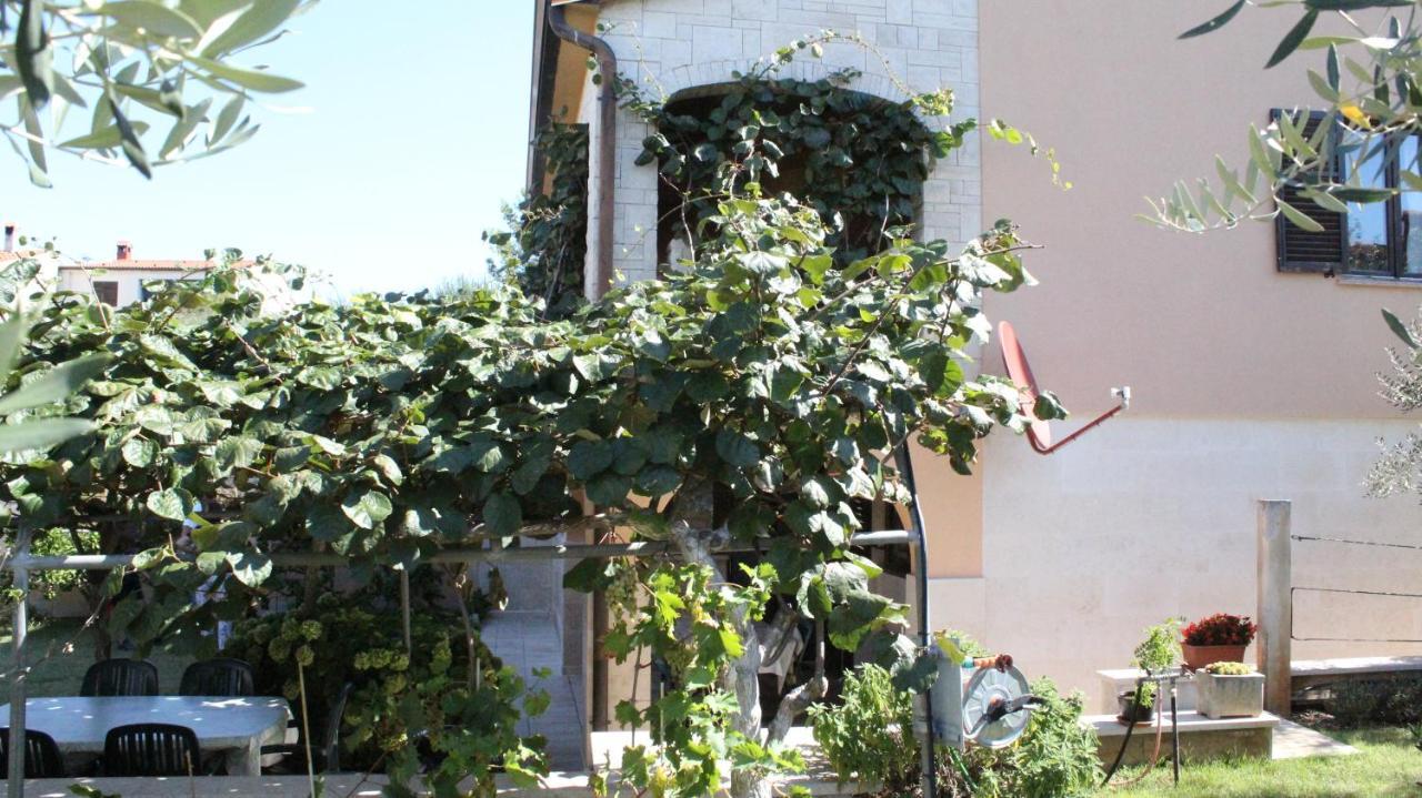 Apartman 100M2, Full Opremljen, Privatni Parking. Pula Dış mekan fotoğraf