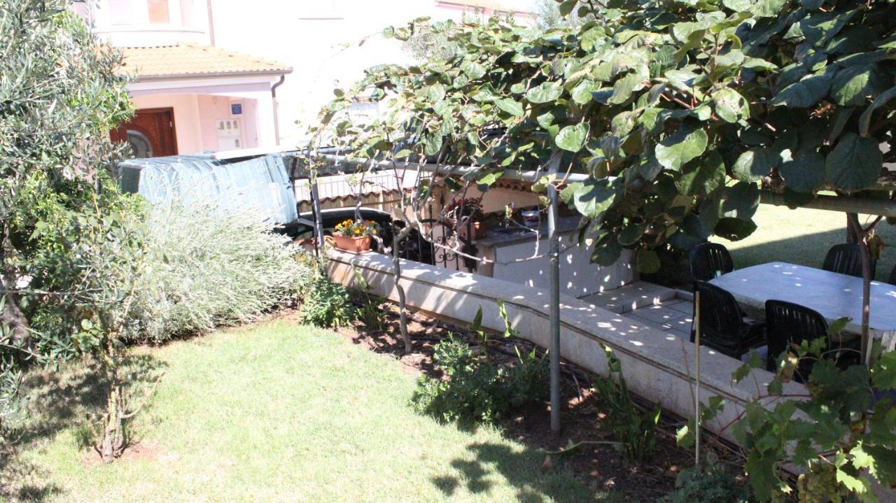 Apartman 100M2, Full Opremljen, Privatni Parking. Pula Dış mekan fotoğraf