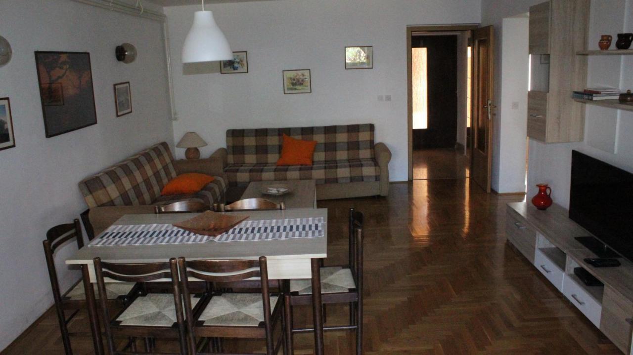 Apartman 100M2, Full Opremljen, Privatni Parking. Pula Dış mekan fotoğraf